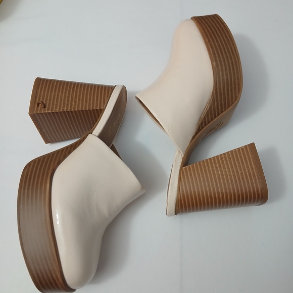 Elegant Cream Mules by Cleres M - Picture 5 of 11